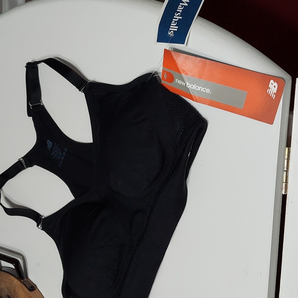 New Balance nwt sports bra